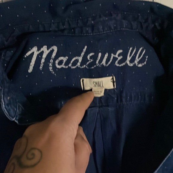 5/$25 Madewell Denim Polka-dot Button Down shirt - Picture 4 of 5